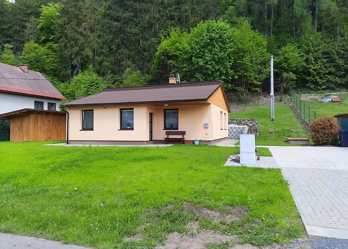 Lisny 105 Cely Novy Dum Se Zahradou U Jizery A Cyklo-Stezky New House By Jizera River And Bicycle Path