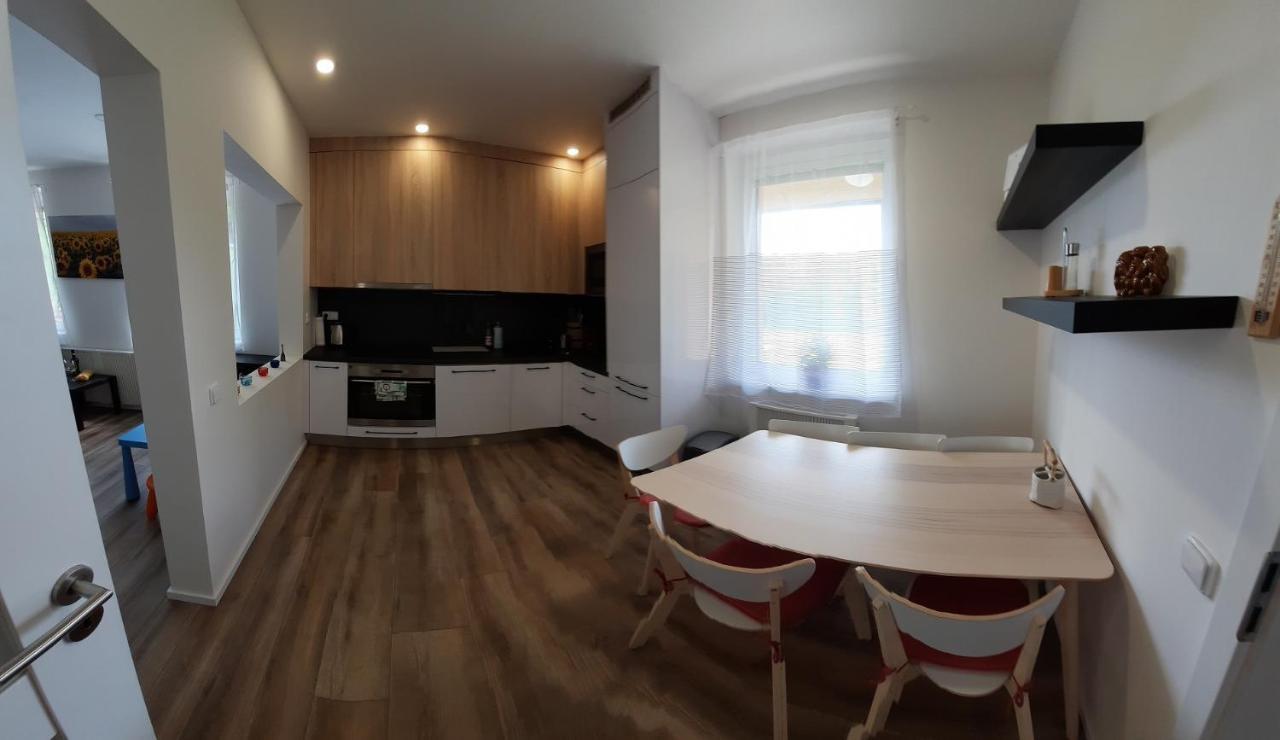 Riverside Retreat: New House With Garden By Jizera And Bike Path *